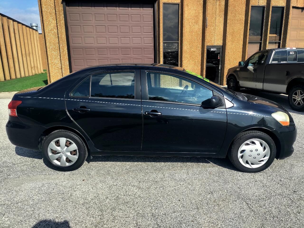 2008 Toyota Yaris photo 4