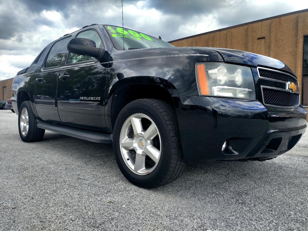 2012 Chevrolet Avalanche LT photo 7