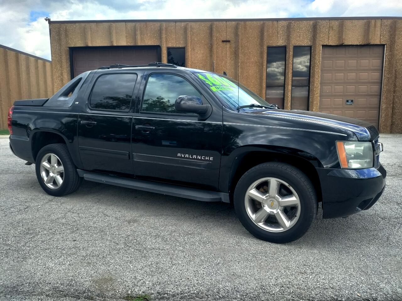 2012 Chevrolet Avalanche LT photo 5