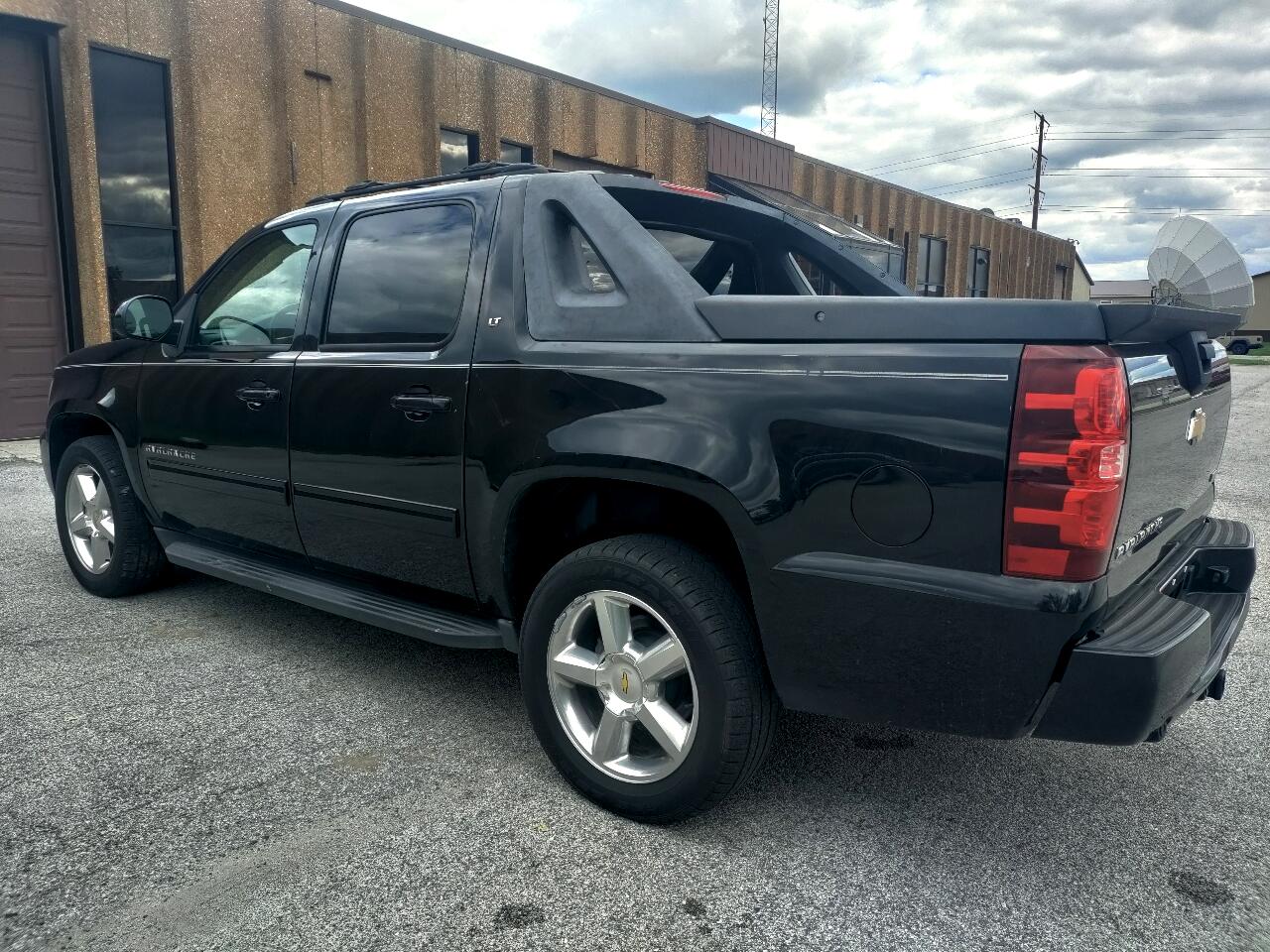 2012 Chevrolet Avalanche LT photo 9