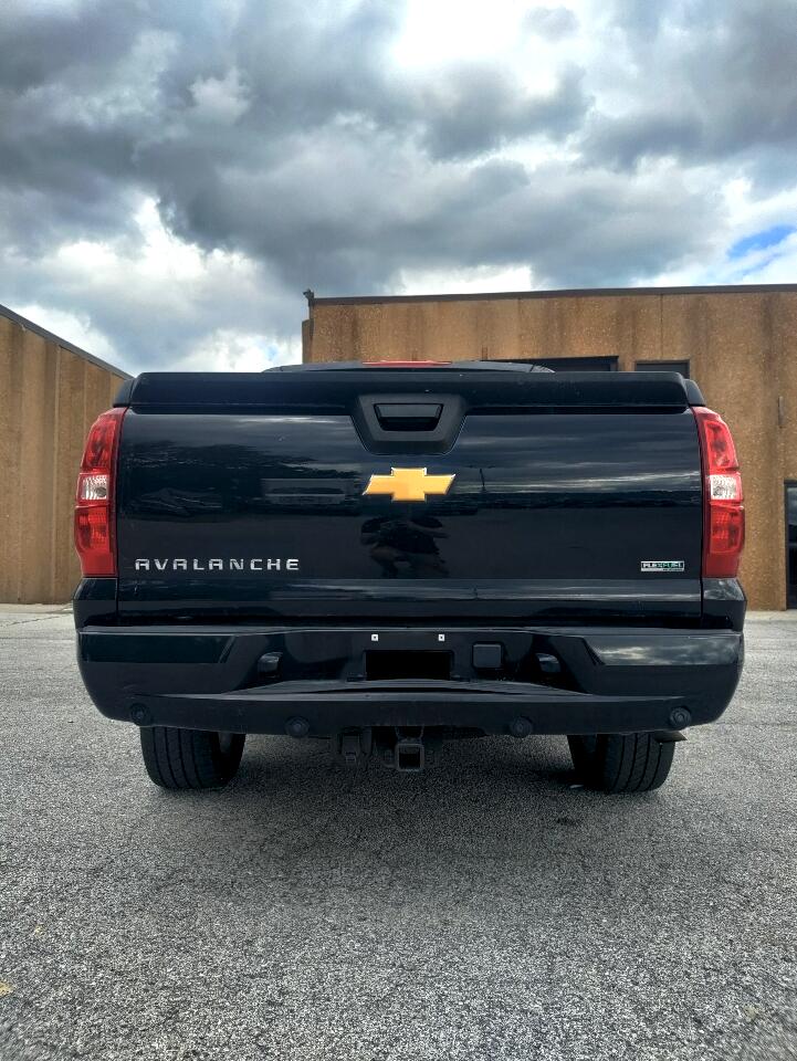 2012 Chevrolet Avalanche LT photo 10