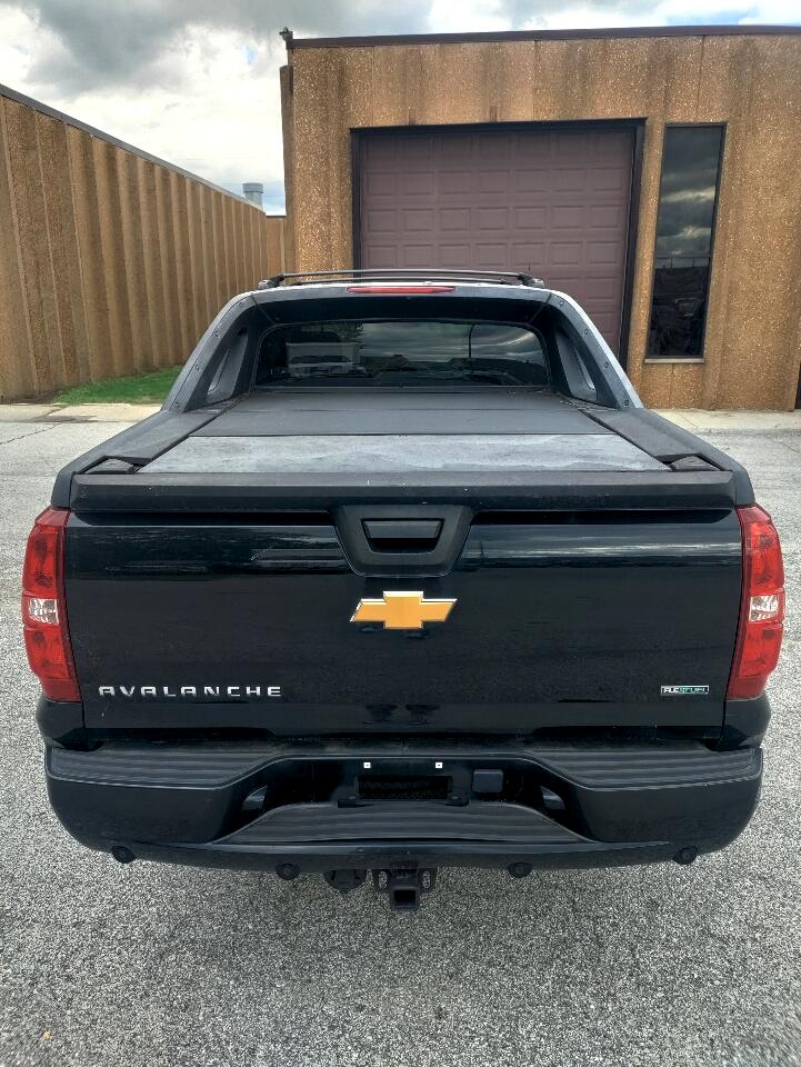 2012 Chevrolet Avalanche LT photo 13