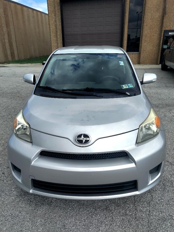 2010 Scion xD photo 2