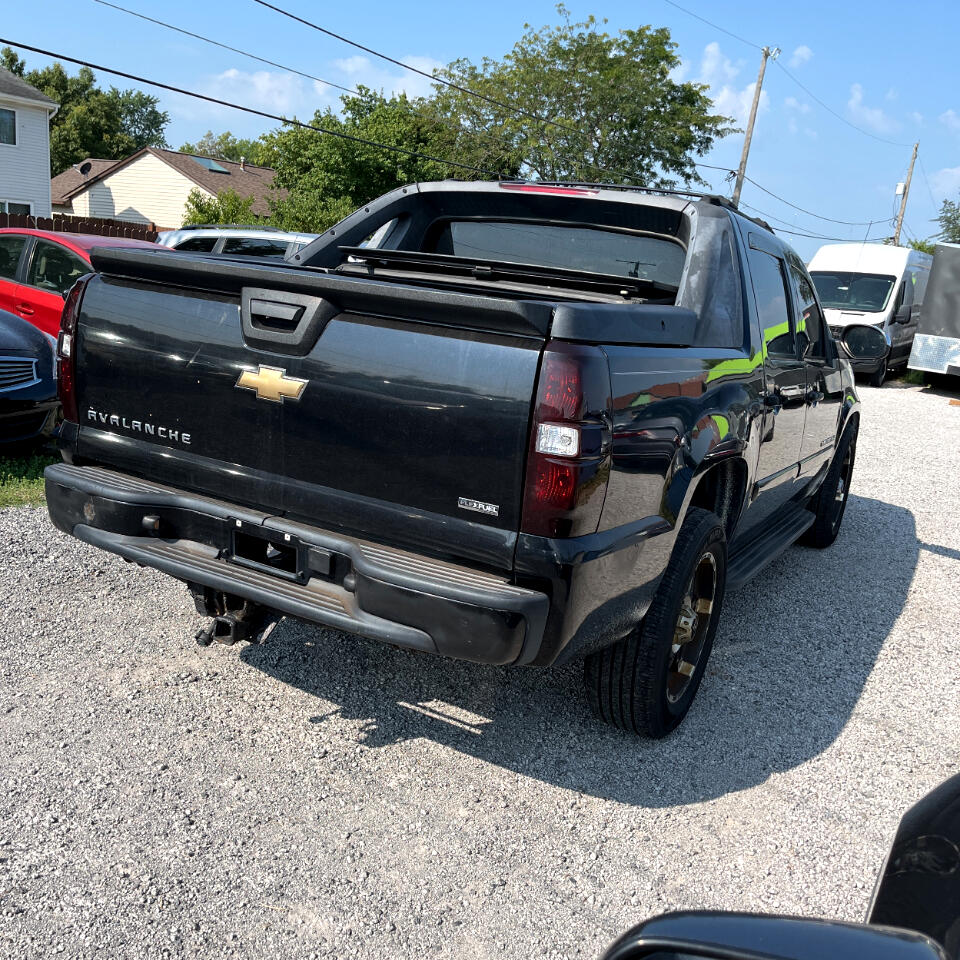 2007 Chevrolet Avalanche LS photo 4