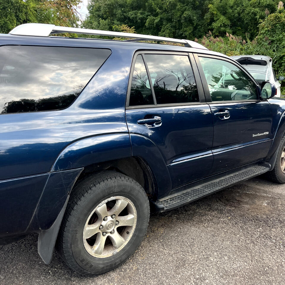 2005 Toyota 4Runner SR5 V8 4WD photo 8