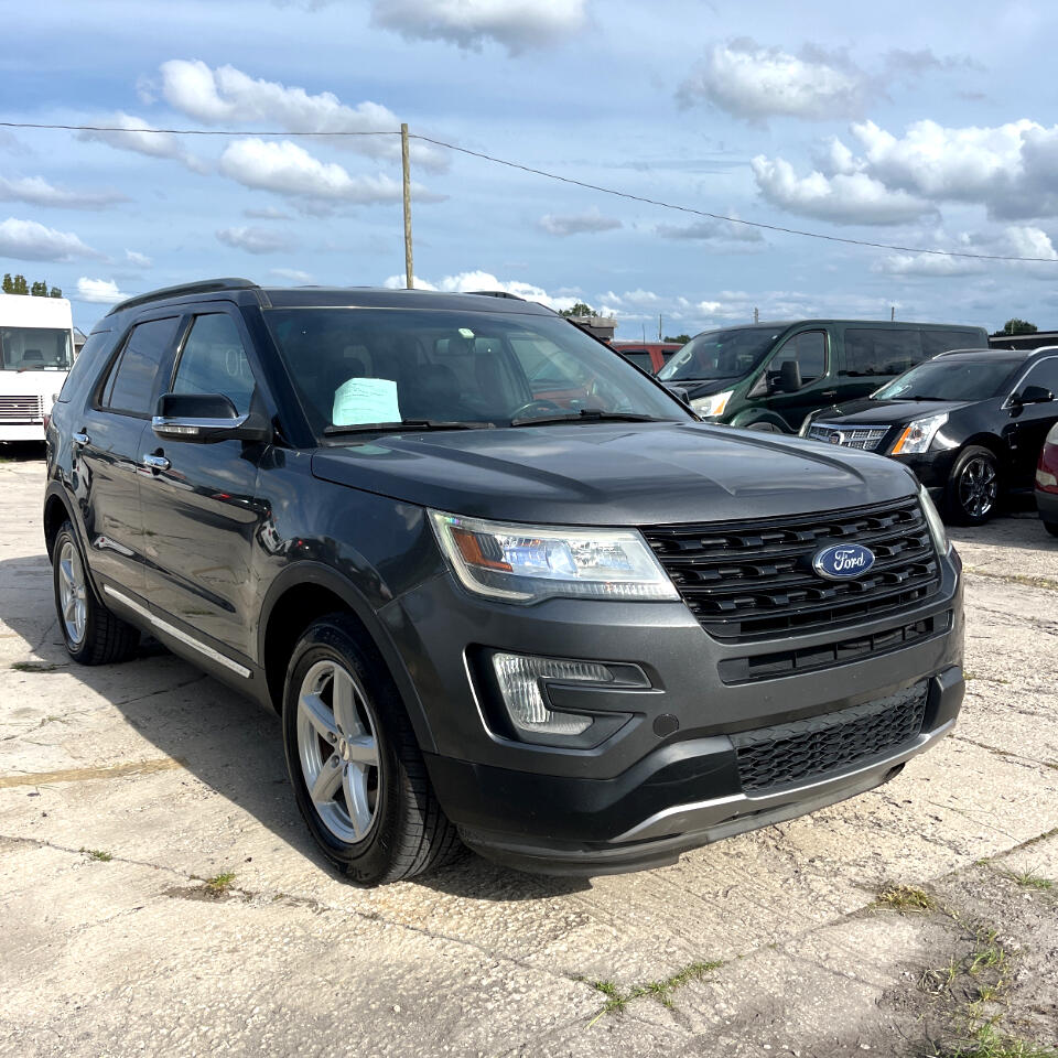 2017 Ford Explorer XLT photo 2