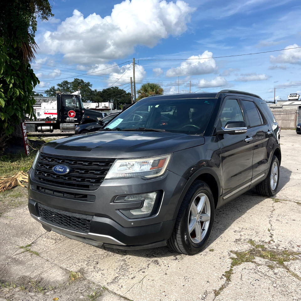 2017 Ford Explorer XLT photo 3