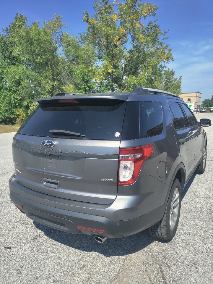 2013 Ford Explorer XLT photo 4