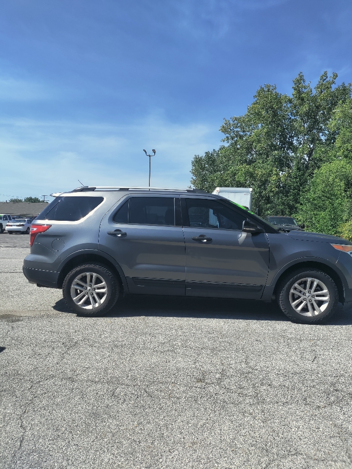 2013 Ford Explorer XLT photo 3