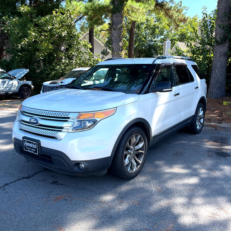 2015 Ford Explorer XLT photo 3