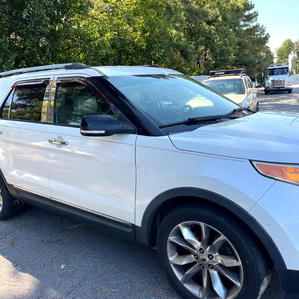 2015 Ford Explorer XLT photo 8