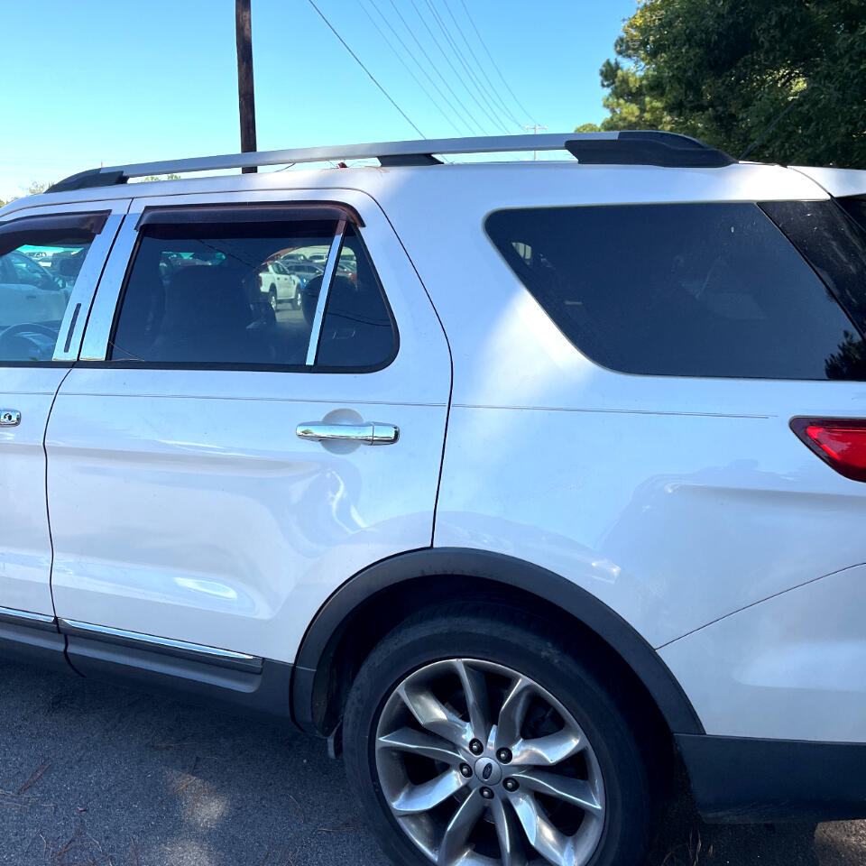 2015 Ford Explorer XLT photo 11