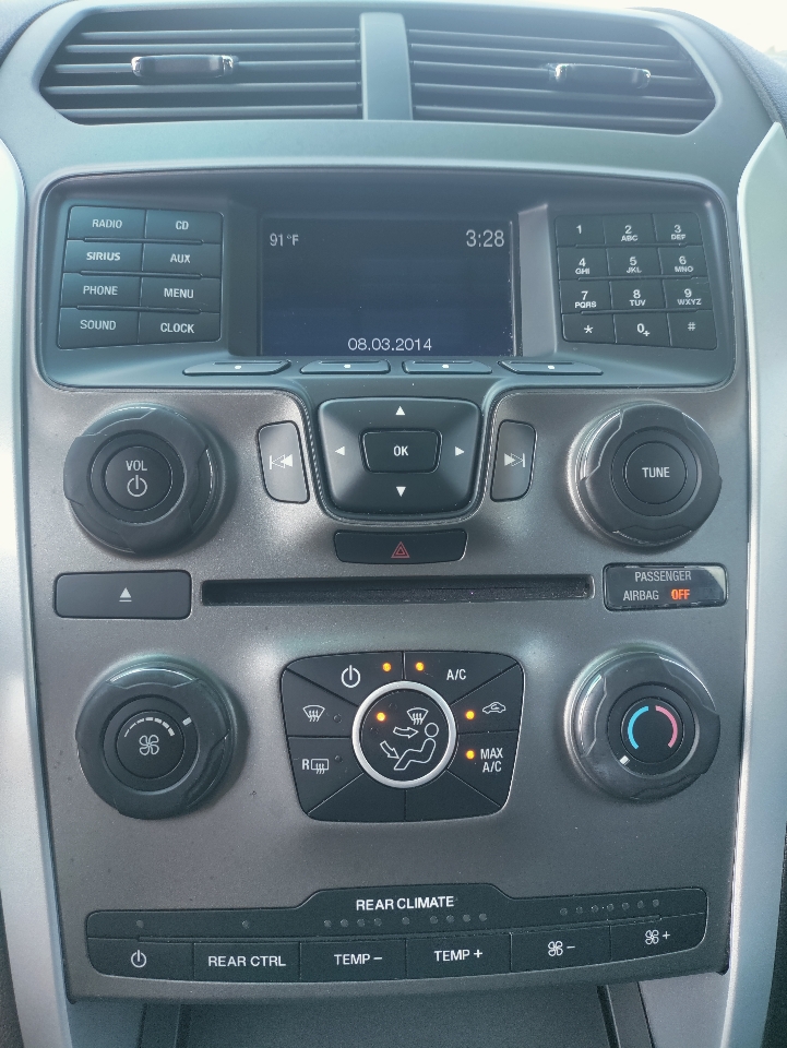 2014 Ford Explorer XLT photo 18