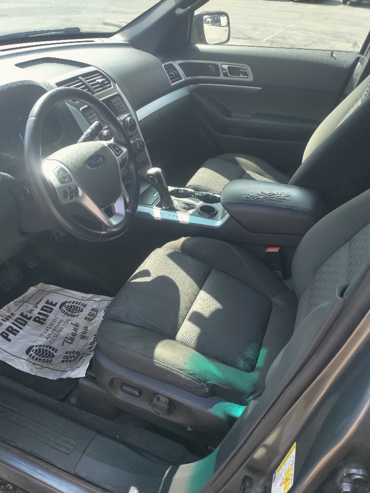 2014 Ford Explorer XLT photo 16