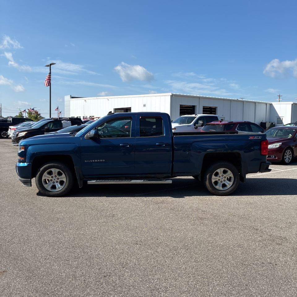 2016 Chevrolet Silverado 1500 photo 2