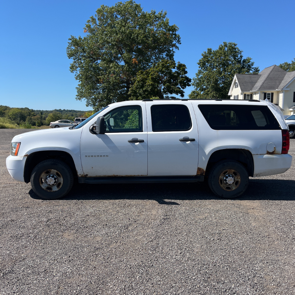 2013 Chevrolet Suburban 2500 photo 12