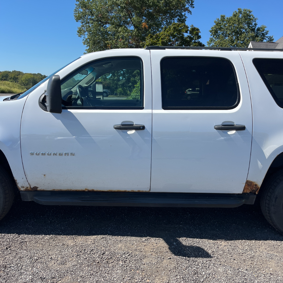 2013 Chevrolet Suburban 2500 photo 13