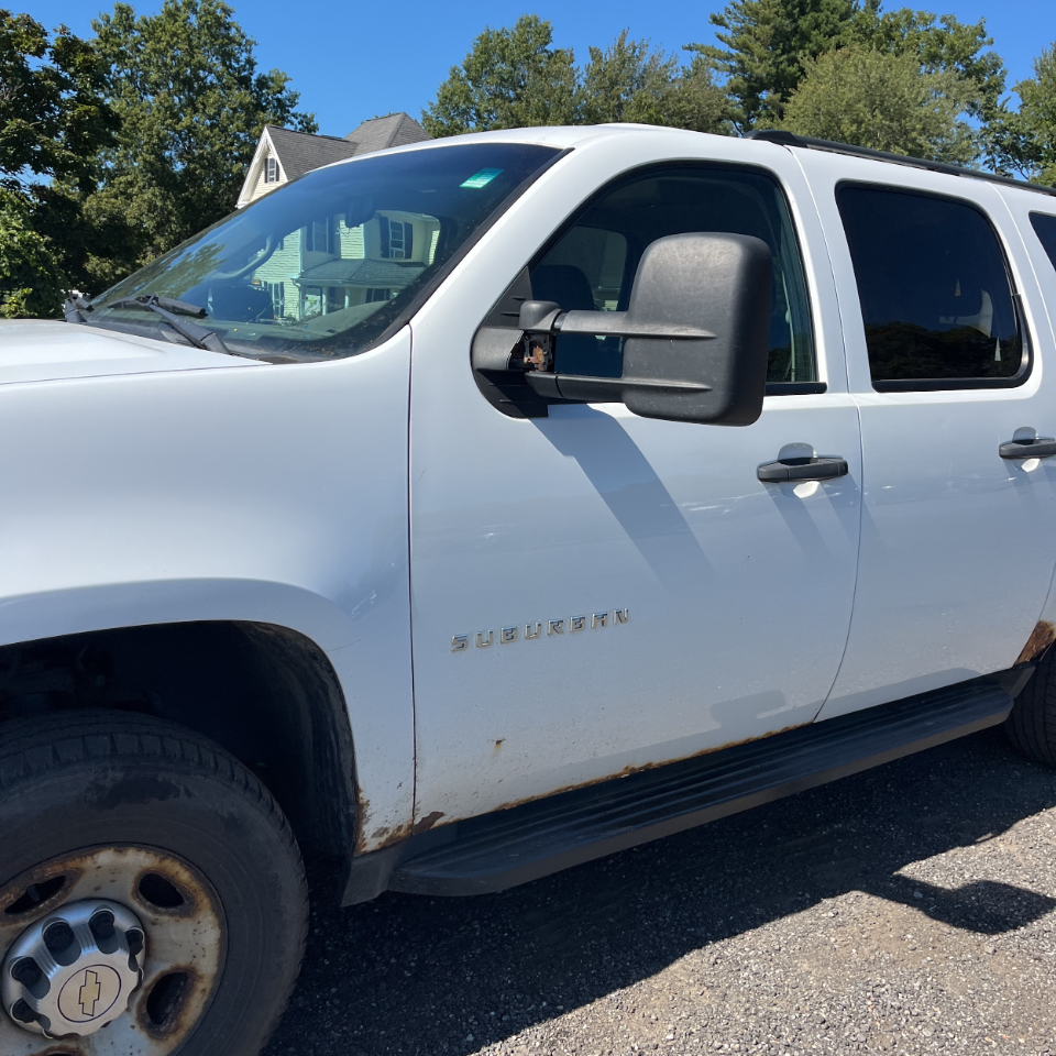 2013 Chevrolet Suburban 2500 photo 14