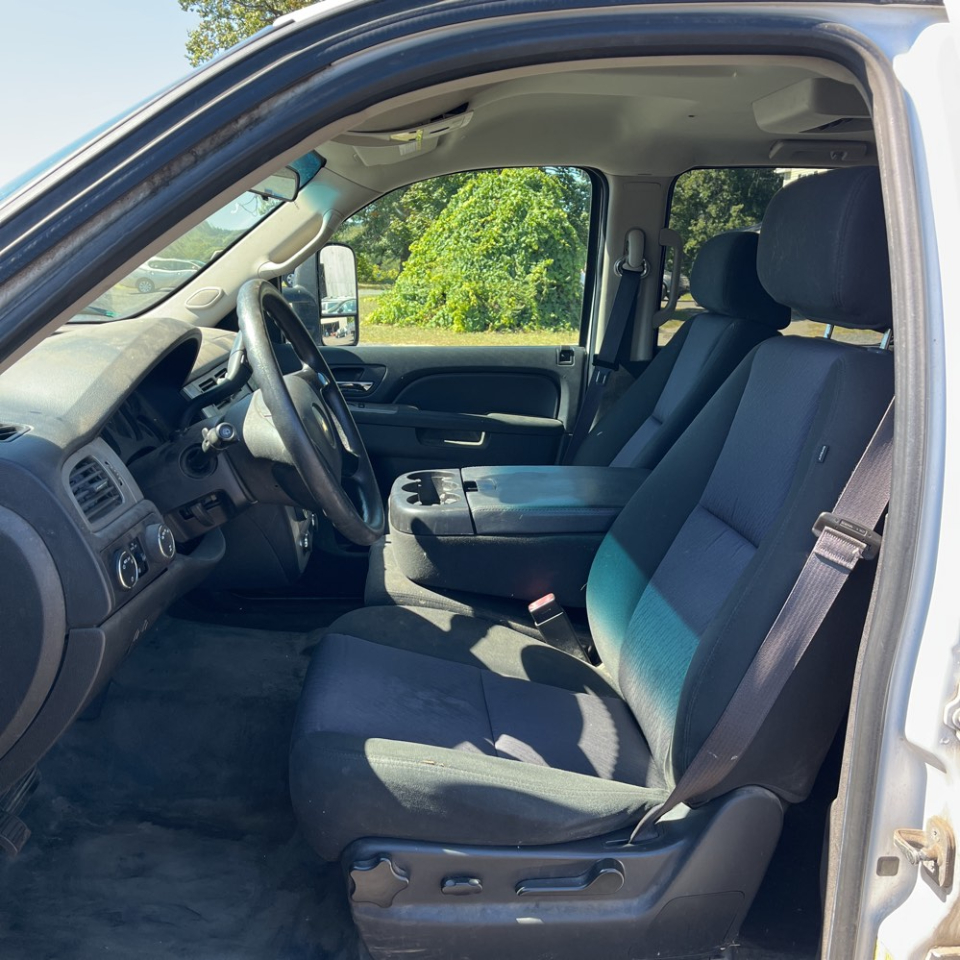 2013 Chevrolet Suburban 2500 photo 16