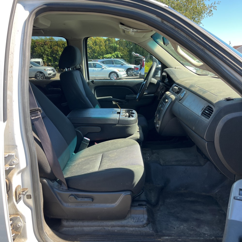 2013 Chevrolet Suburban 2500 photo 17