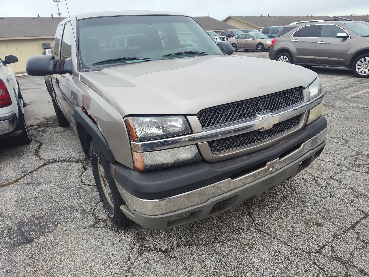 Chevrolet Silverado 1500 Ext Cab 143.5" WB 4WD LS 2003