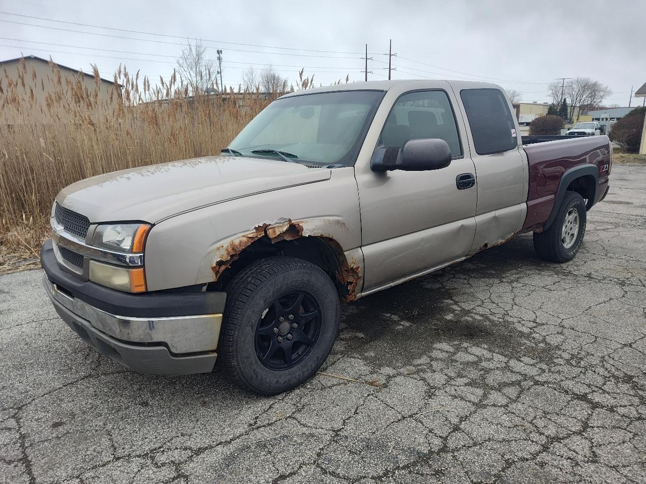 Chevrolet Silverado 1500 Ext Cab 143.5" WB 4WD LS 2003