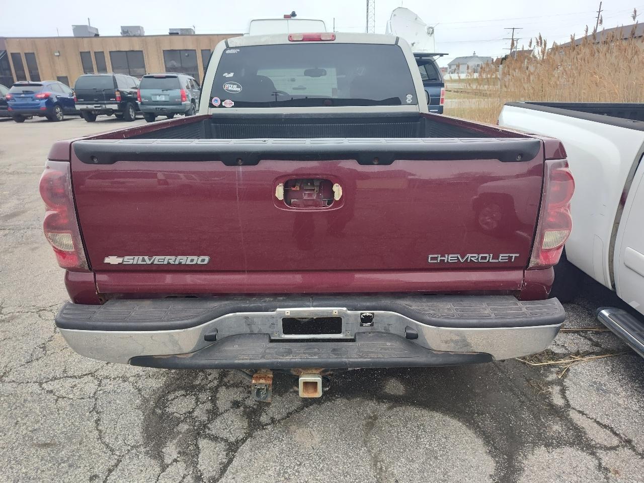 Chevrolet Silverado 1500 Ext Cab 143.5" WB 4WD LS 2003