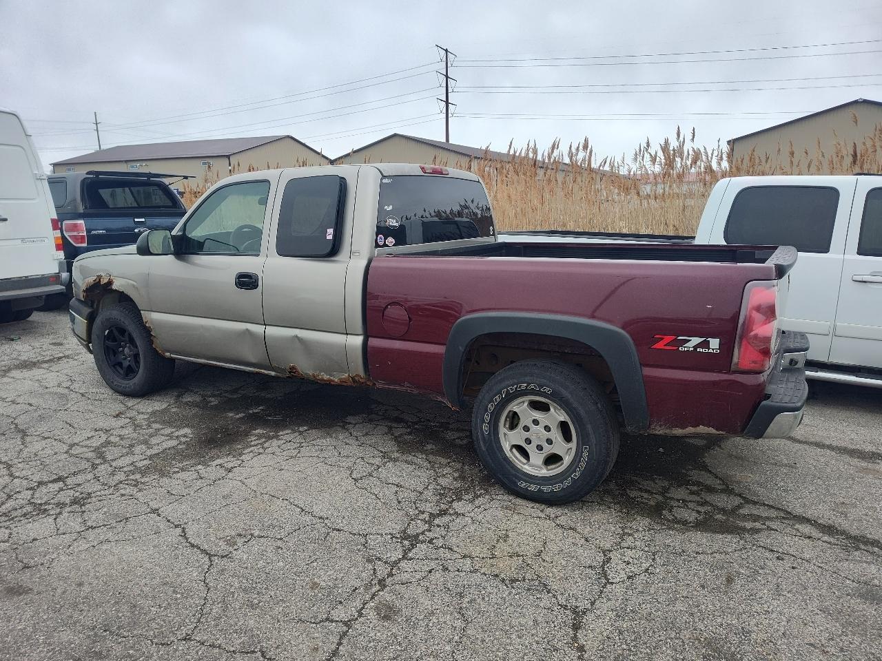 Chevrolet Silverado 1500 Ext Cab 143.5" WB 4WD LS 2003
