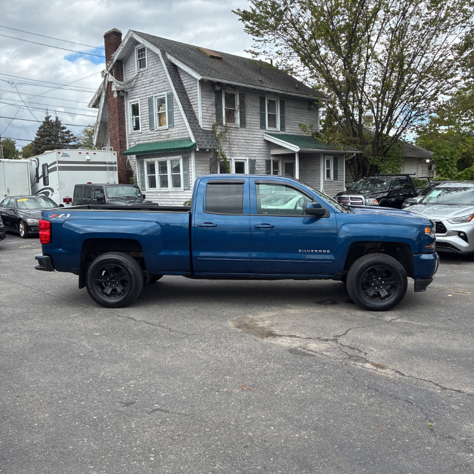 2018 Chevrolet Silverado 1500 photo 3