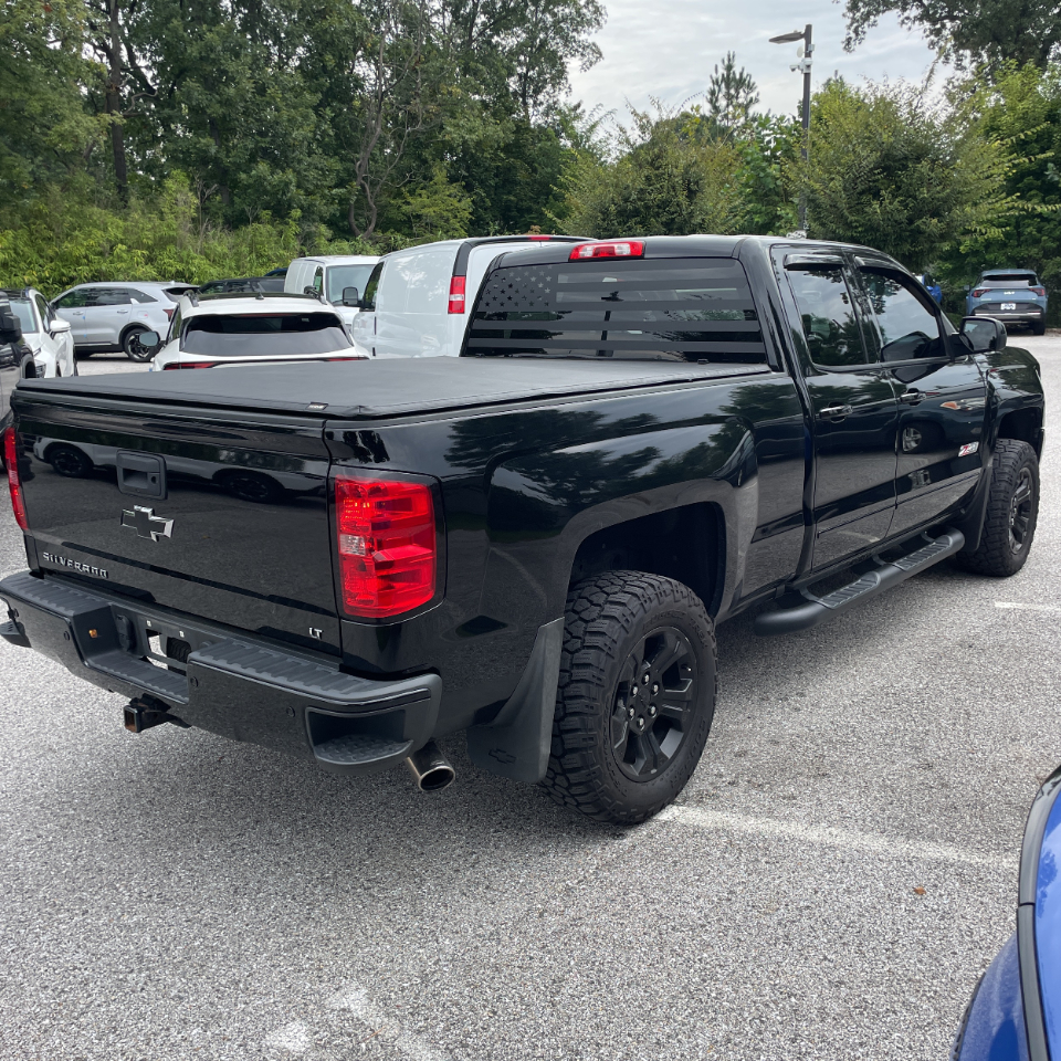 2017 Chevrolet Silverado 1500 photo 2