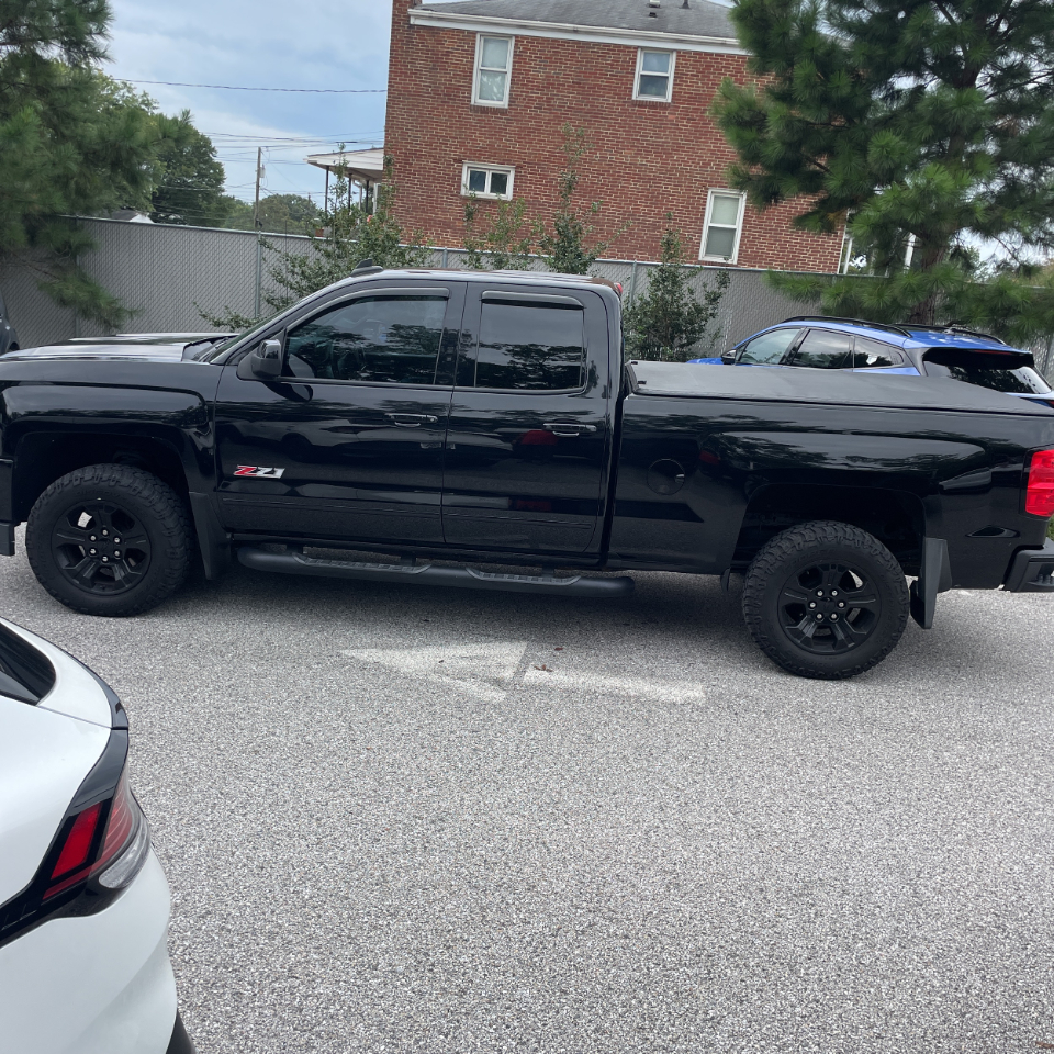 2017 Chevrolet Silverado 1500 photo 3