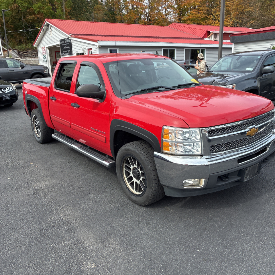 2013 Chevrolet Silverado 1500 LT photo 2