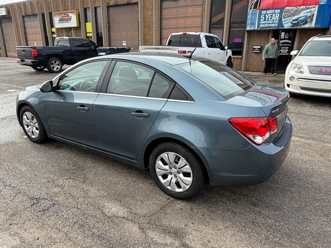 Chevrolet Cruze 4dr Sdn LS 2012