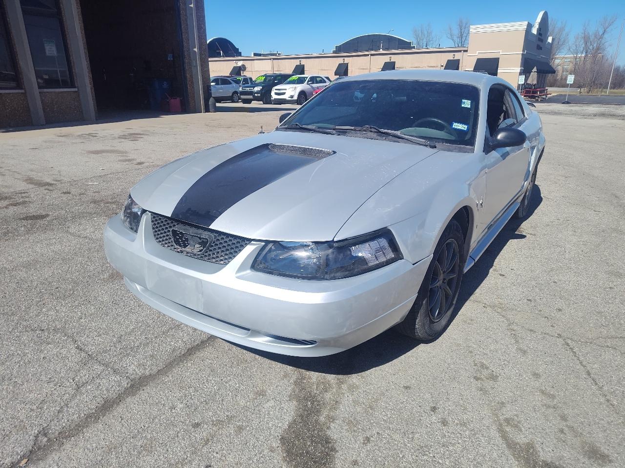 Ford Mustang 2dr Cpe Standard 2002