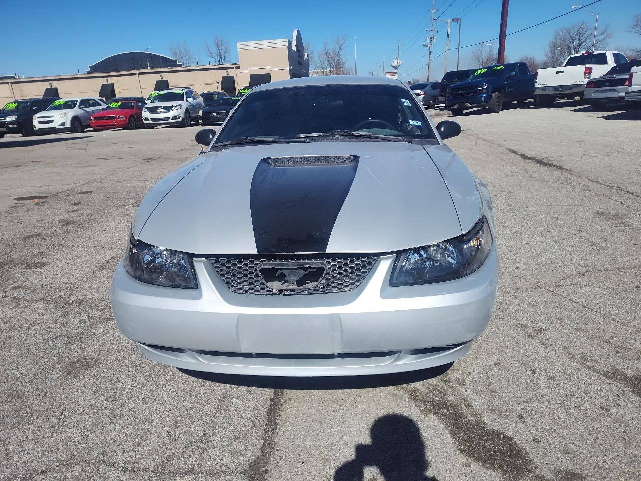 Ford Mustang 2dr Cpe Standard 2002