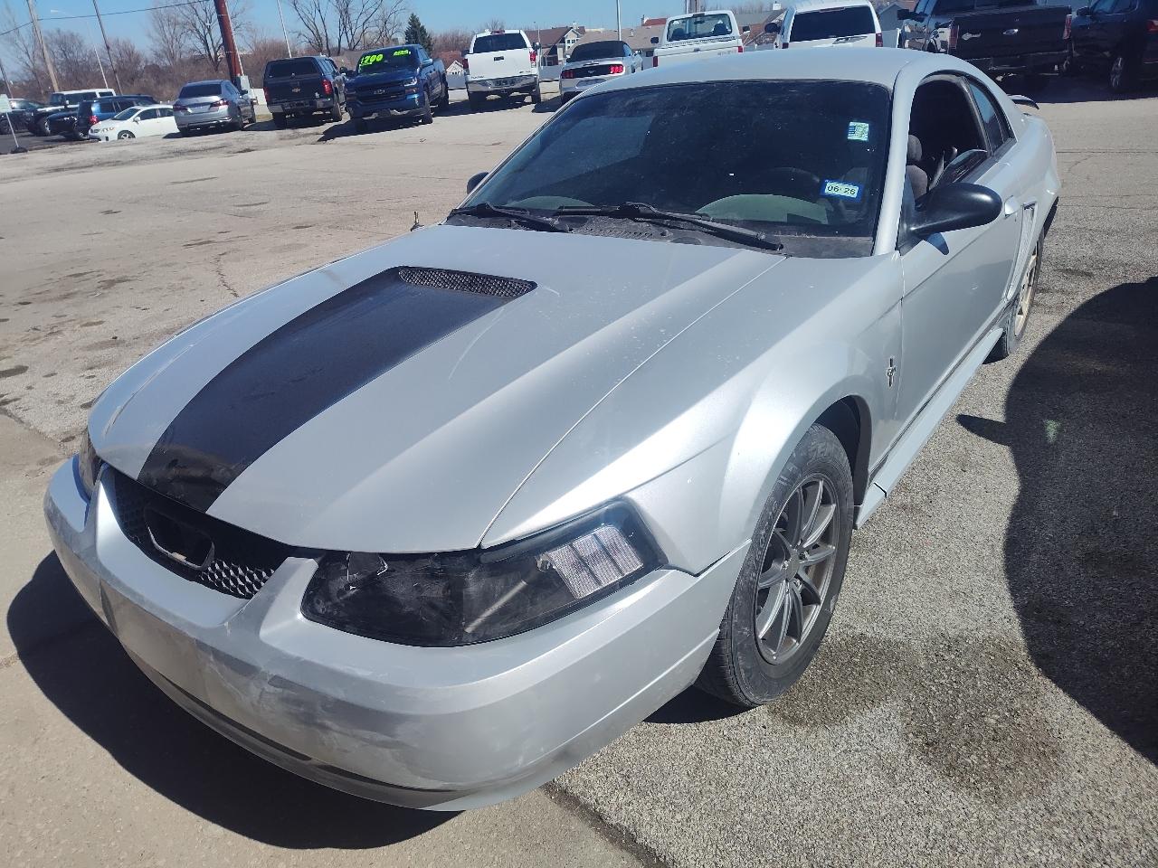 Ford Mustang 2dr Cpe Standard 2002