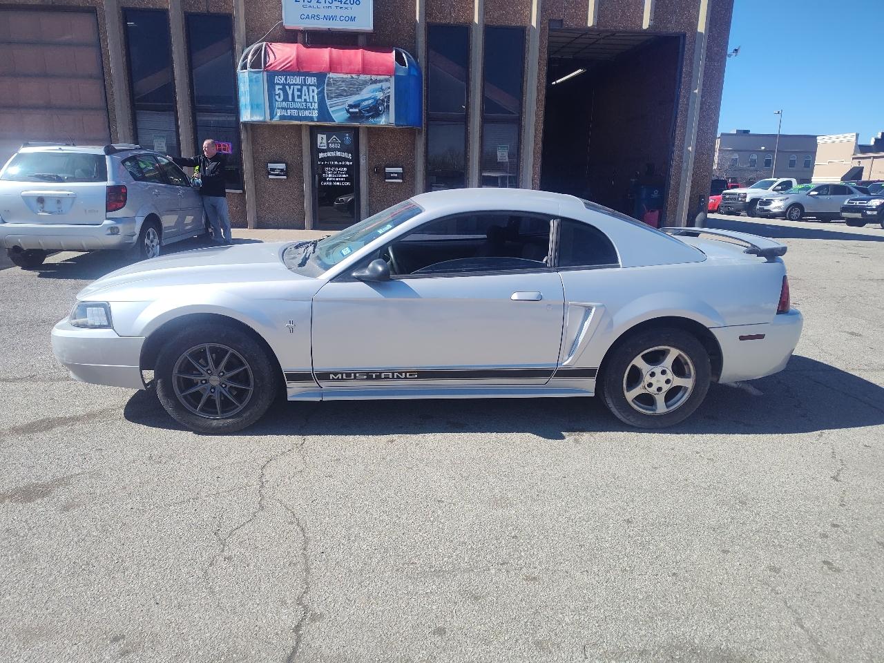 Ford Mustang 2dr Cpe Standard 2002