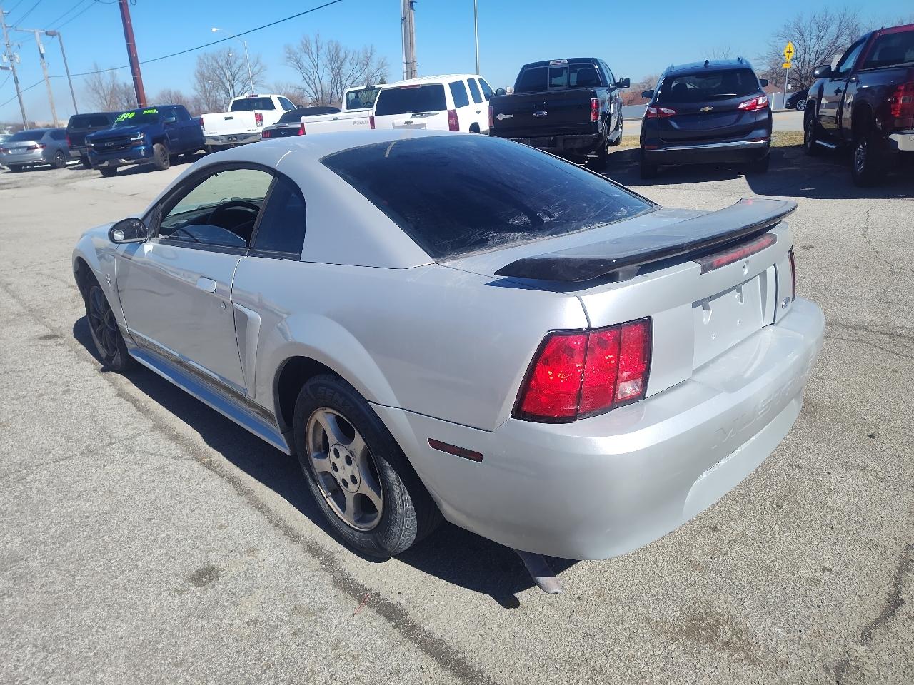 Ford Mustang 2dr Cpe Standard 2002