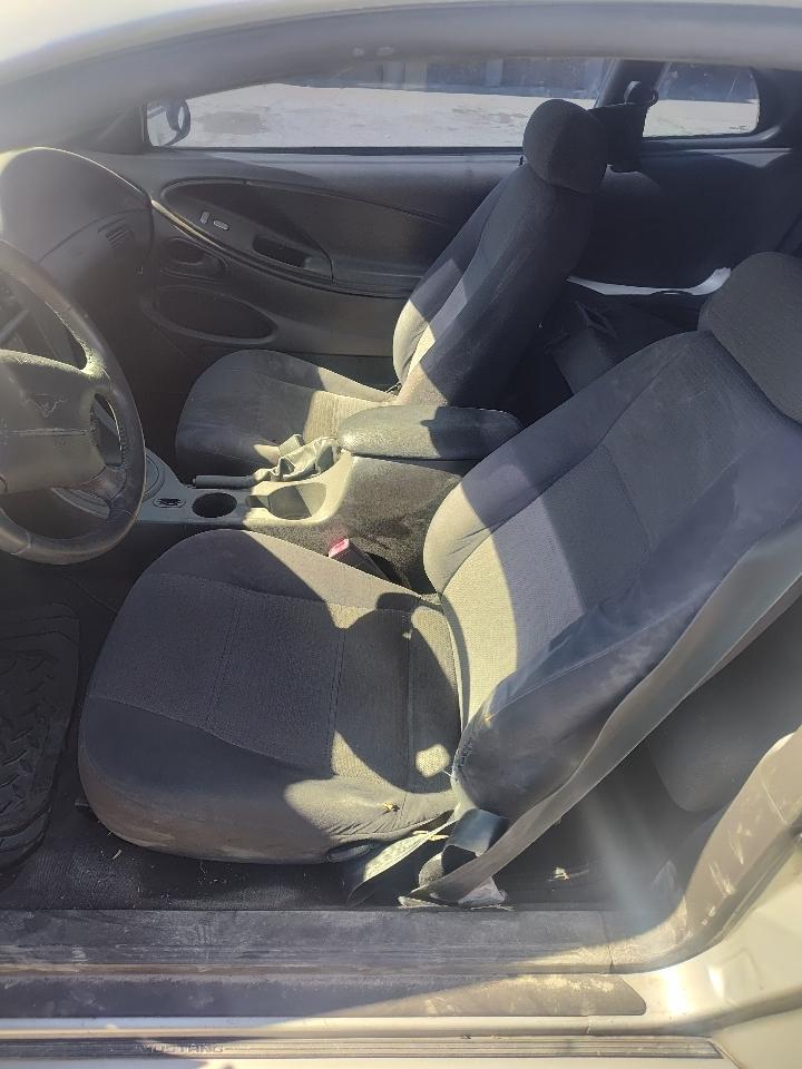 Ford Mustang 2dr Cpe Standard 2002