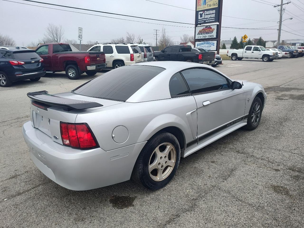 Ford Mustang 2dr Cpe Standard 2002