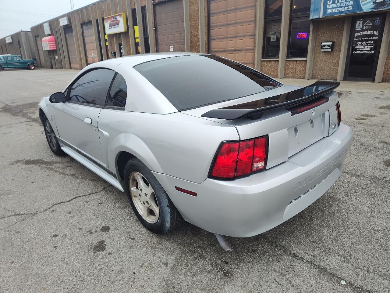 Ford Mustang 2dr Cpe Standard 2002