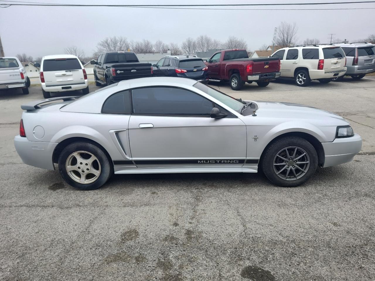 Ford Mustang 2dr Cpe Standard 2002