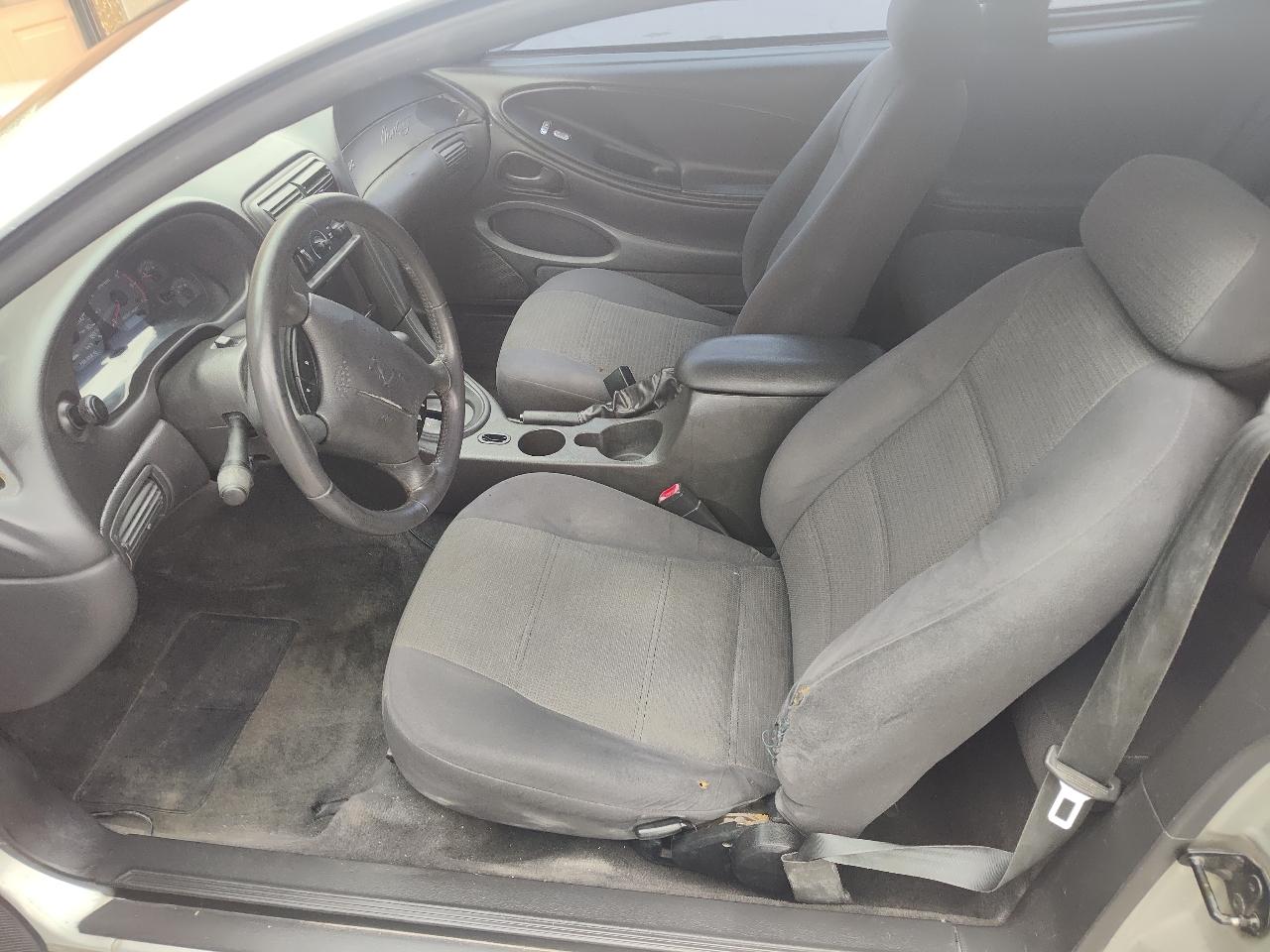 Ford Mustang 2dr Cpe Standard 2002