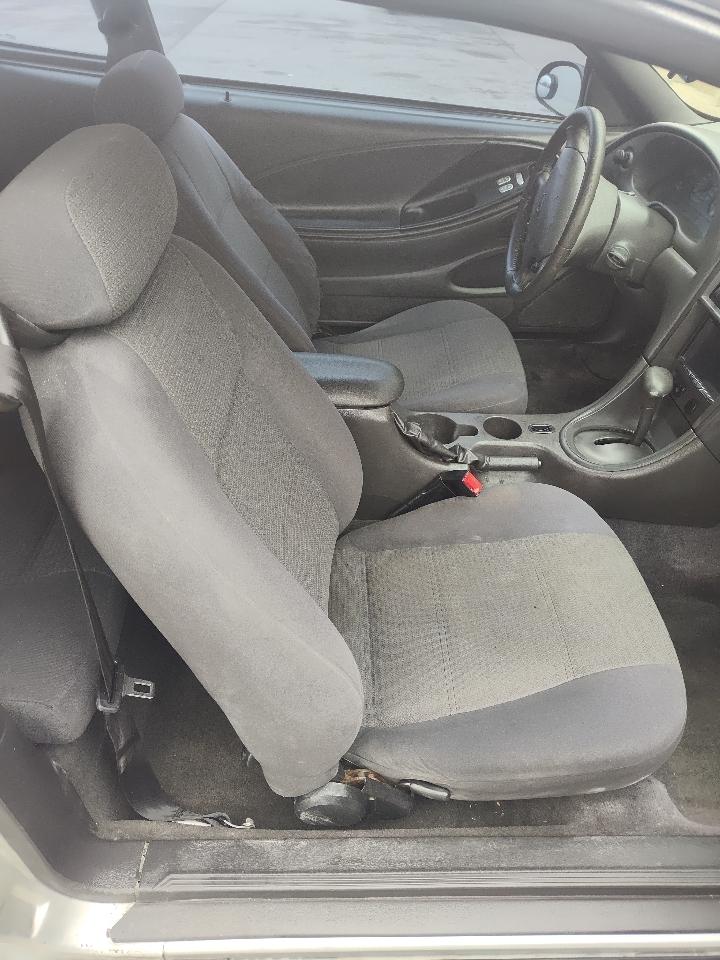 Ford Mustang 2dr Cpe Standard 2002