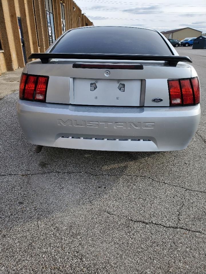Ford Mustang 2dr Cpe Standard 2002