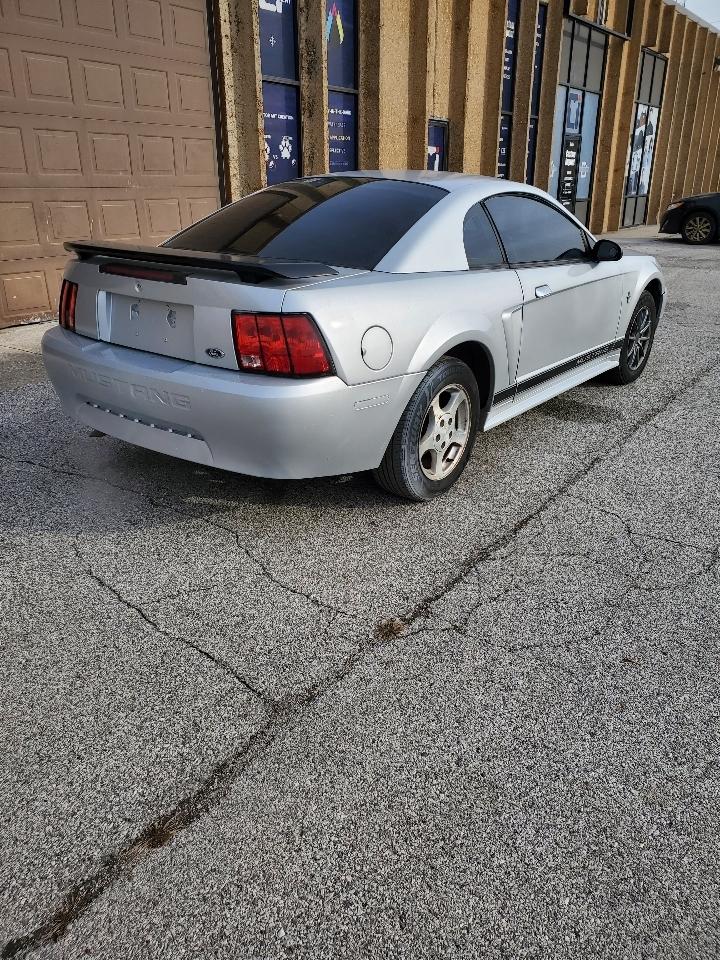Ford Mustang 2dr Cpe Standard 2002