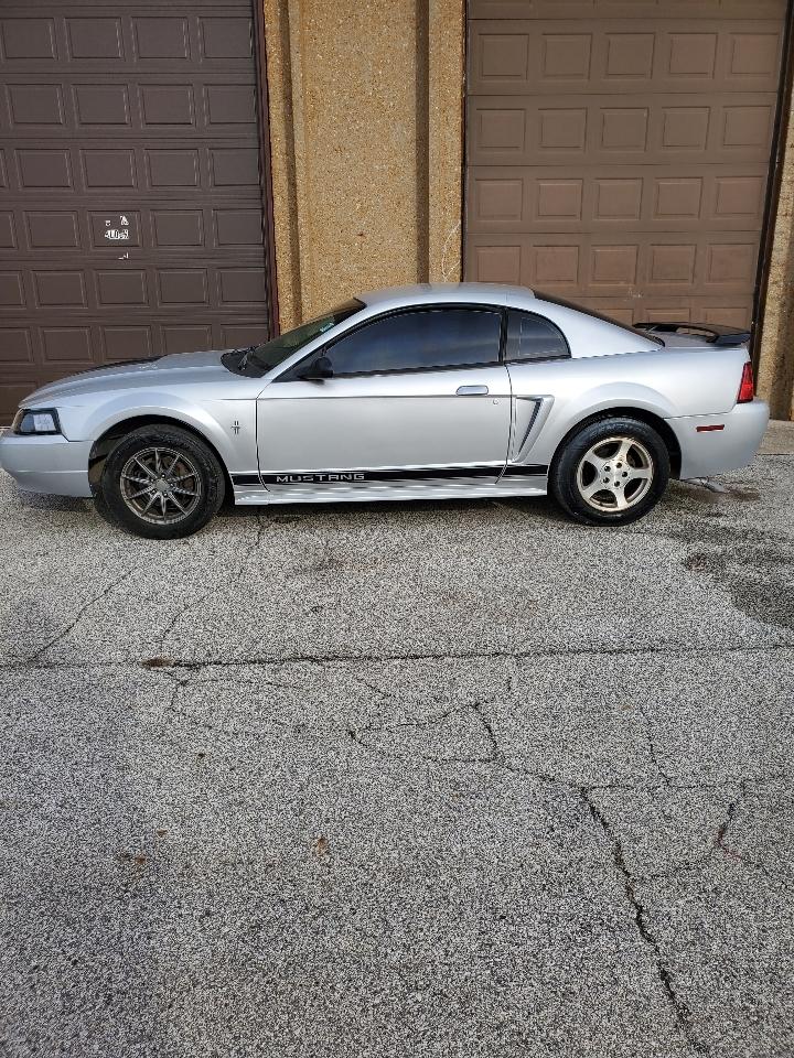 Ford Mustang 2dr Cpe Standard 2002