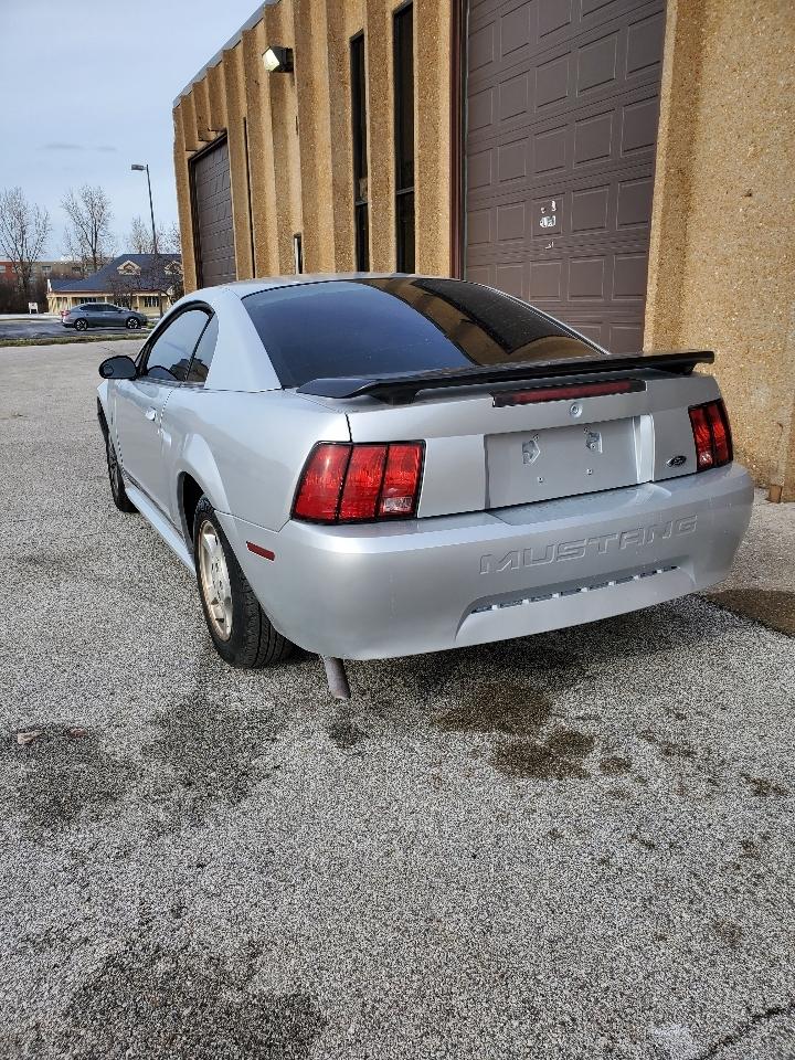 Ford Mustang 2dr Cpe Standard 2002