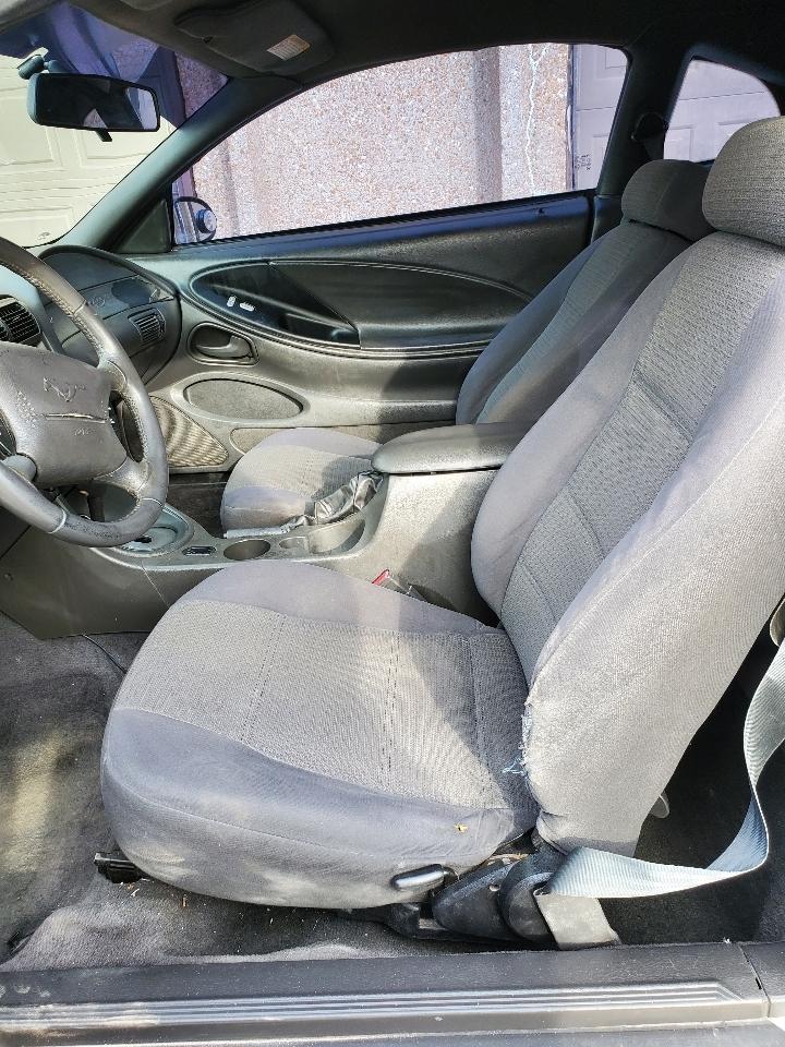 Ford Mustang 2dr Cpe Standard 2002