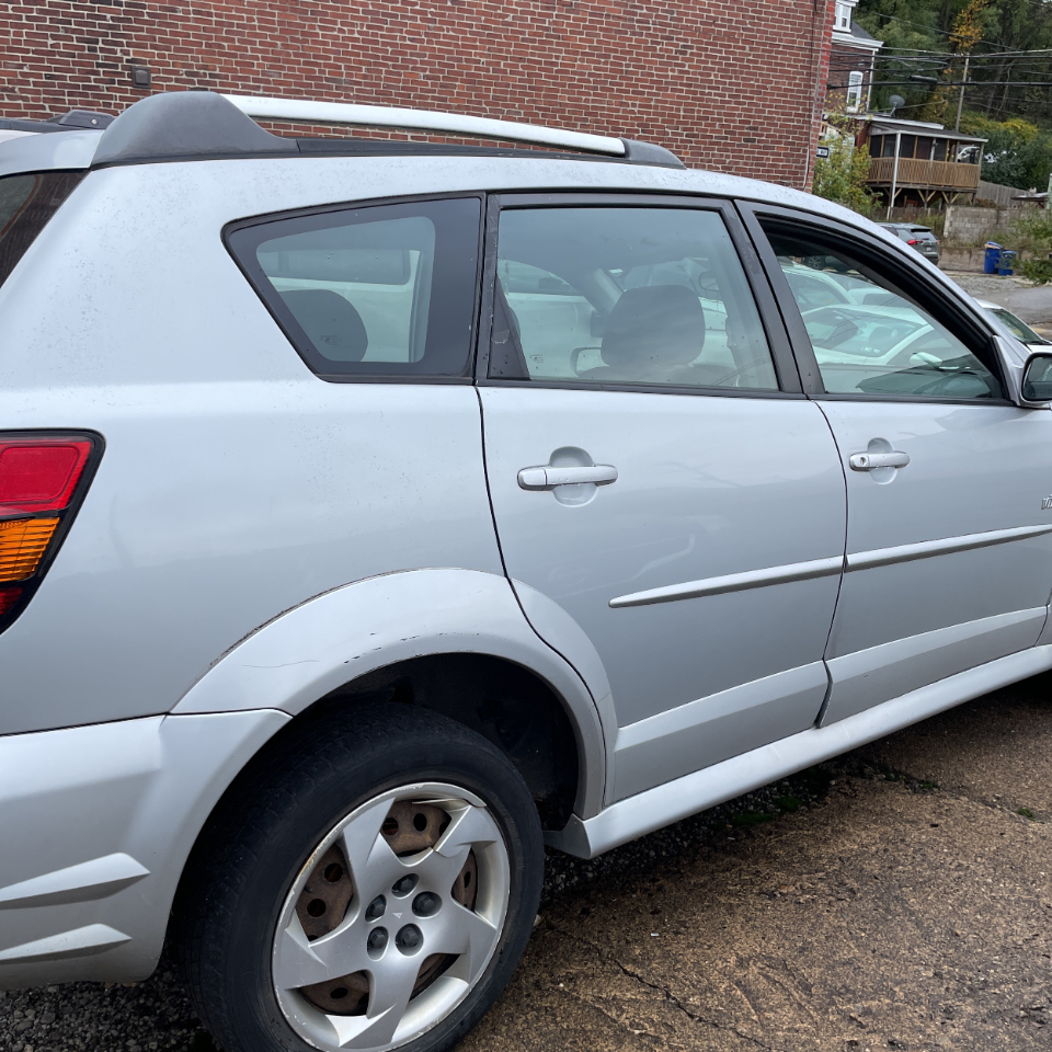 Pontiac Vibe 4dr HB FWD 2006 Pontiac Vibe 4dr HB FWD 2006